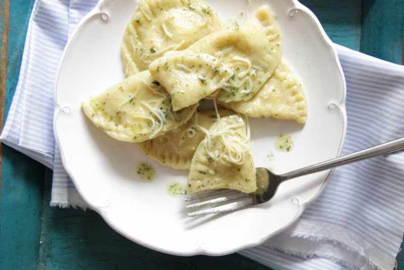 Domáce cestoviny s ricottou a šalviovým maslom
