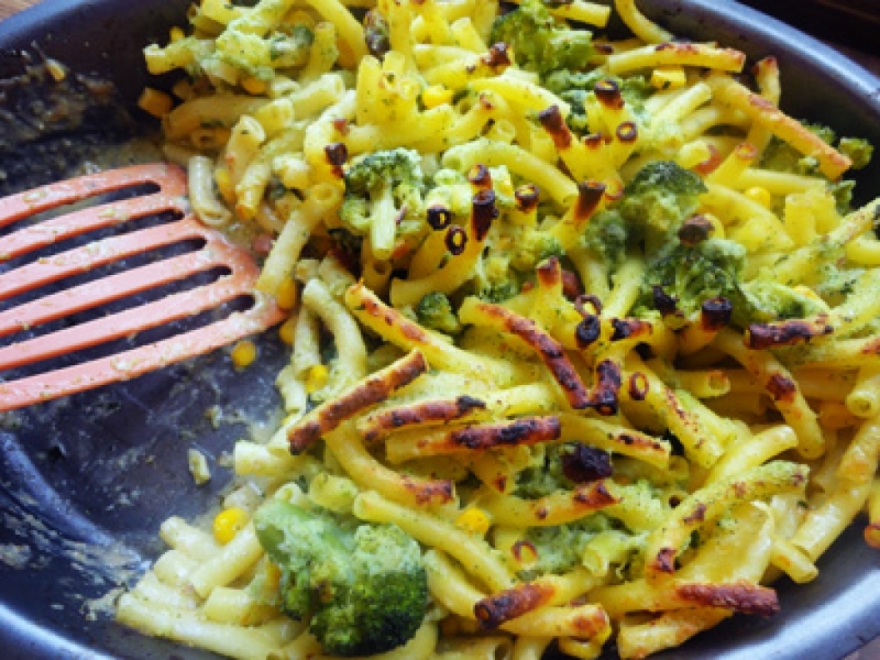 Zapekané semolinové cestoviny s brokolicou a parmezánom