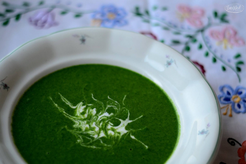 Špenátová polievka s medvedím cesnakom