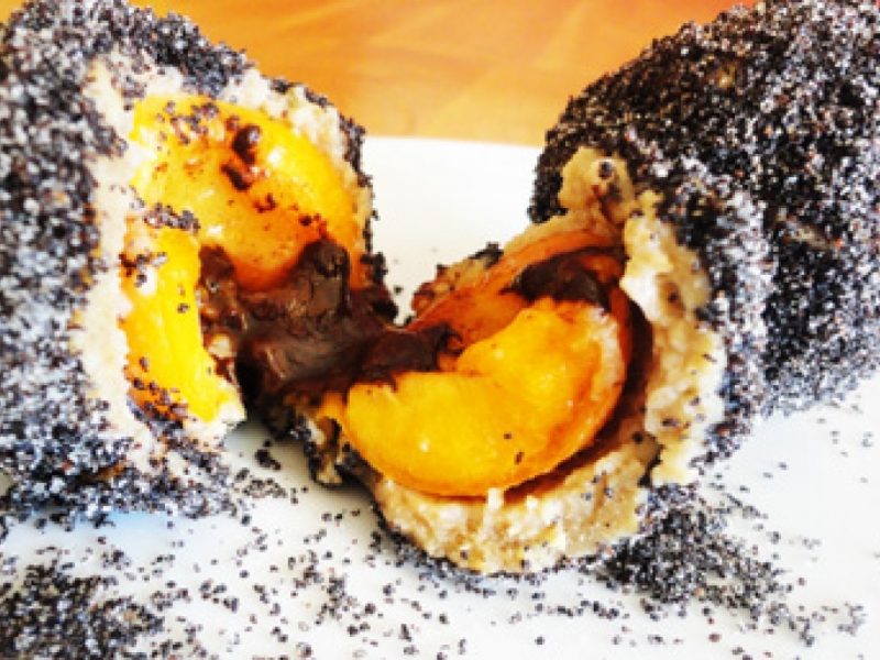 Marhuľové guľky z celozrnného kuskusu s makom a Agáve