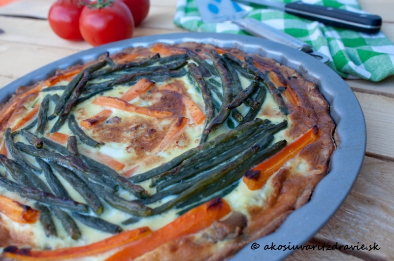 Koláč s kuracím mäsom a zeleninou