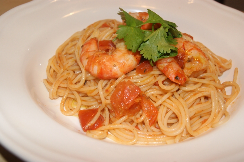 Špagety s krevetami a koriandrom