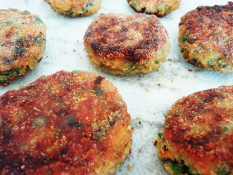 Hráškovo - batátové fašírky v domácej strúhanke