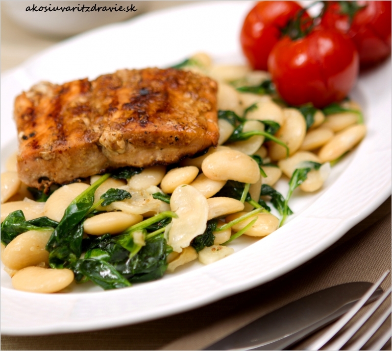 Medovo horčicový losos s pikantnou fazuľou