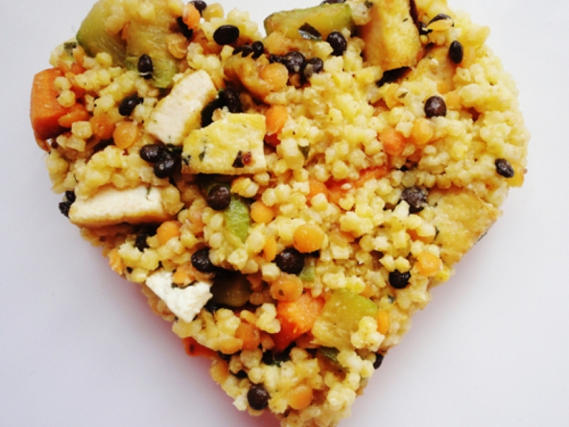 Pšeno s farebnou šošovicou, tofu a batatmi